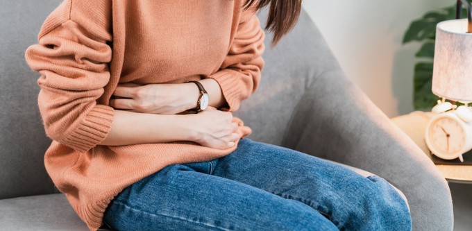 Endometriózis tünetei: ezért téveszthető össze emésztőszervi panaszokkal