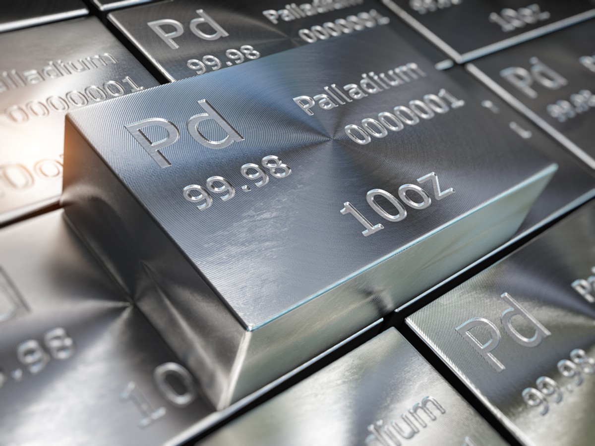 Rosnące ceny metali to m.in. problemy producentów baterii do samochodów elektrycznych. Wykorzystuje się w nich bowiem nie tylko nikiel, ale też kobalt, lit czy miedź, które również drożeją.
