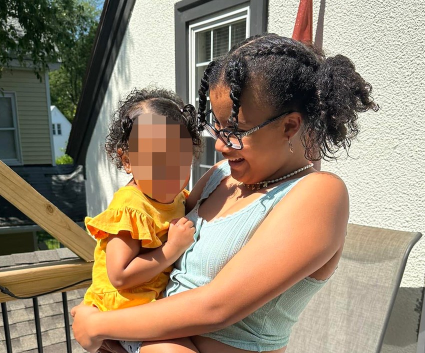 Čestitina ćerka (desno)