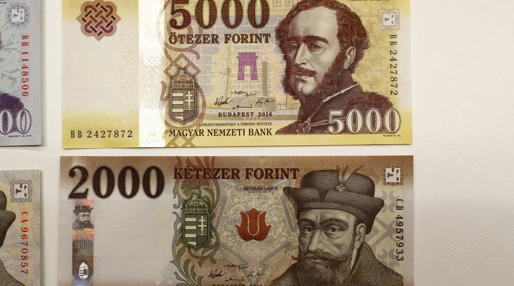 Ezekre az új bankjegyekre cserélik a régieket / Fotó: Fuszek Gábor
