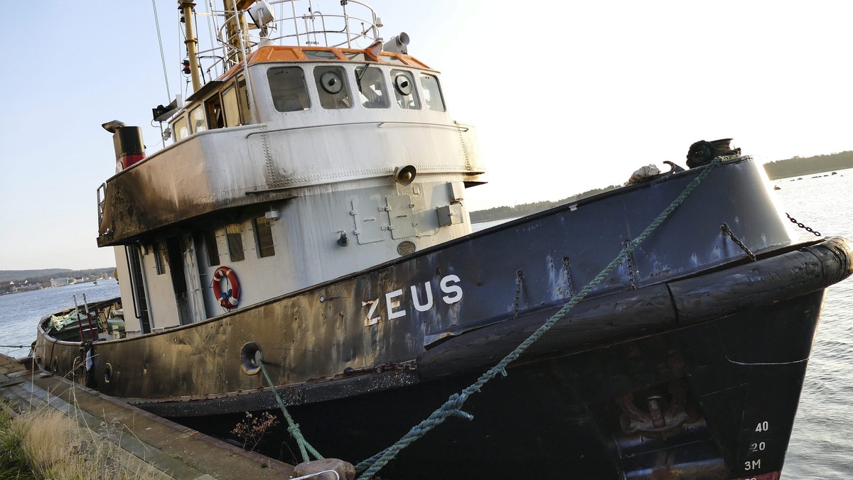 Szczecińska prokuratura wszczęła śledztwo ws. pożaru na holowniku Zeus, do jakiego doszło w nocy ze środy na czwartek w porcie Soelvesborg na południu Szwecji - poinformowała dzisiaj prokuratura. W wyniku pożaru zginęło czterech polskich marynarzy.