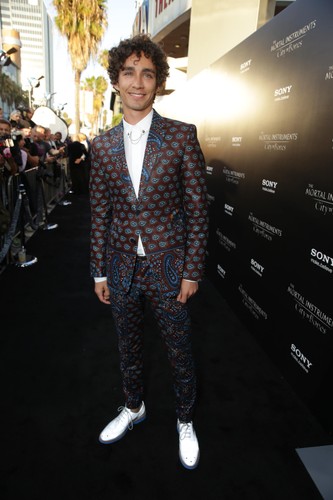 Robert Sheehan na premierze filmu 'Dary Anioła: Miasto kośc'