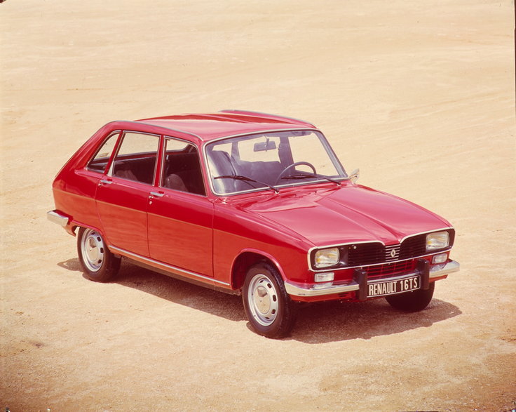 Renault 16: pierwszy powojenny samochód klasy średniej tej firmy pojawił się w 1965 r.