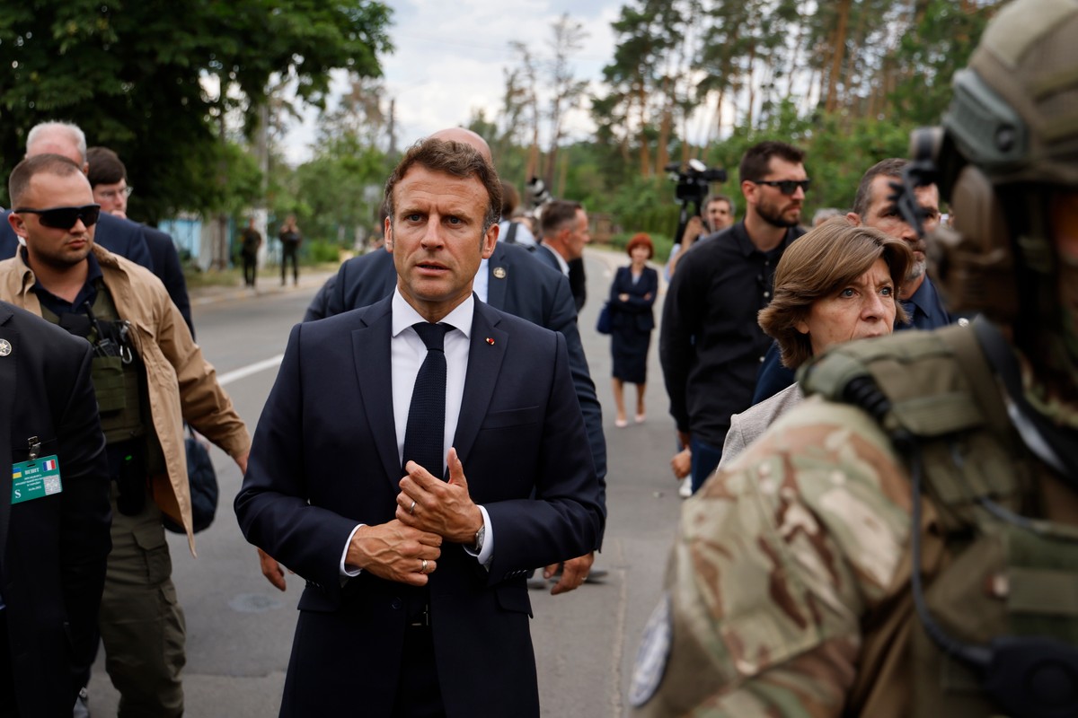 Emanuel Macron w Irpieniu