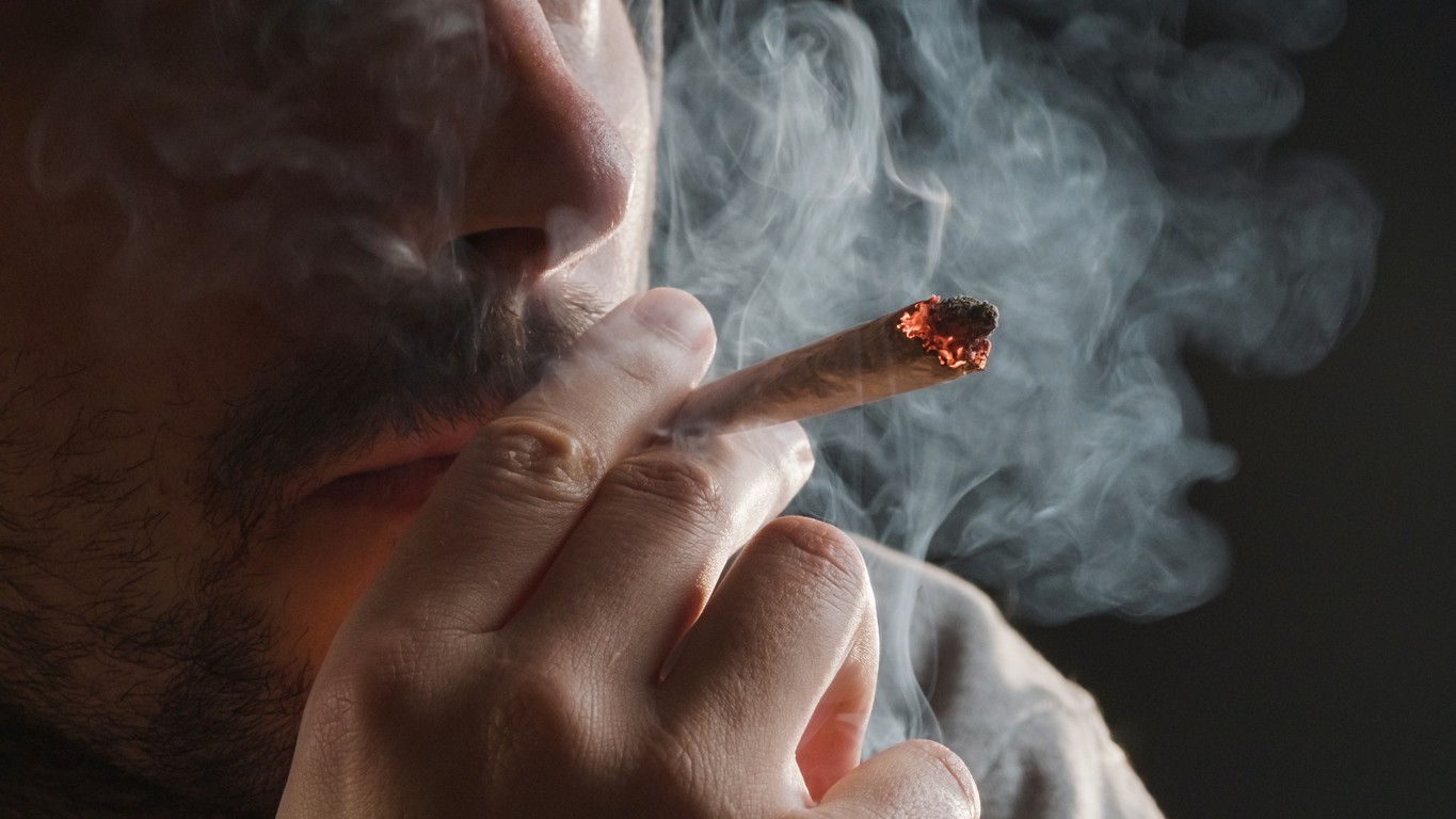 Smoking marijuana increases the risk of cancer. (illustration photo)