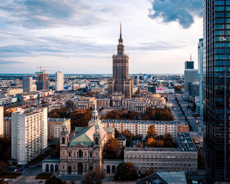 Widok na Pałac Kultury z okolic placu Grzybowskiego