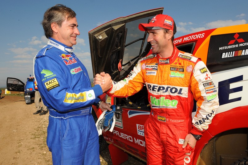 Twardziele - Carlos Sainz z VW (z lewej) i Stephane Peterhansel z Mitsubishi