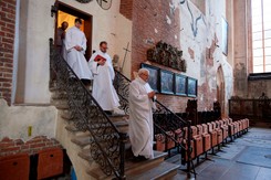 Koronawirus w Polsce. Episkopat: Zdecydowana większość wiernych skorzystała z dyspensy