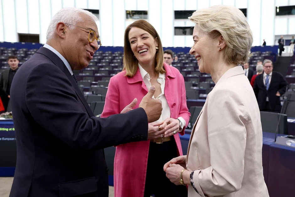 Antonio Košta, Roberta Mecola, Ursula fon der Lajen