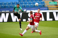Legia nie zwalnia tempa. Wisła blisko strefy spadkowej [WYNIKI i TABELA]