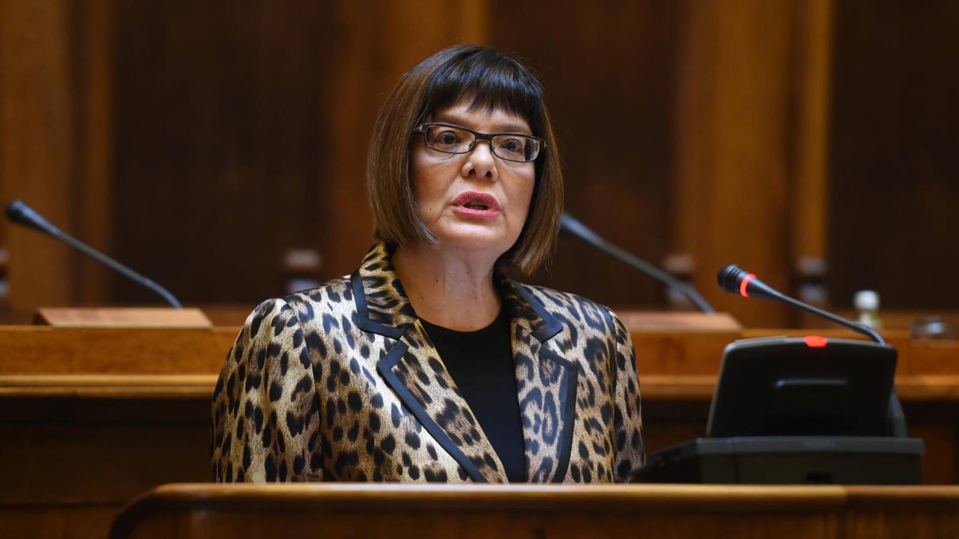 Maja Gojković u leopard blejzeru citira Oskara Vajlda i moda je napokon dobila smisao