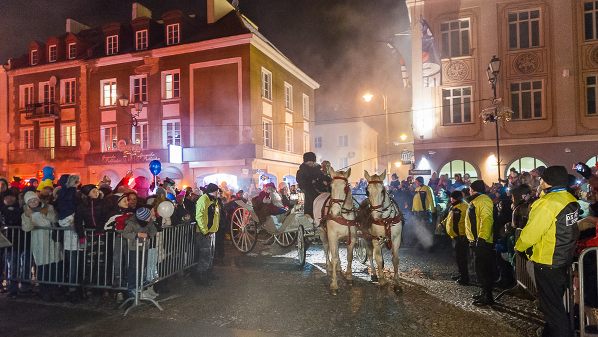 Wiele rodzin w Białymstoku, podobnie jak w południowo-wschodnich rejonach województwa Podlaskiego, jest dwuwyznaniowa – katolicka i prawosławna. W związku z tym mieszkańcy naszego regionu mają unikalna możliwość dwukrotnego zasiadania do wieczerzy wigilijnej i dwukrotnego obchodzenia świąt Bożego Narodzenia.