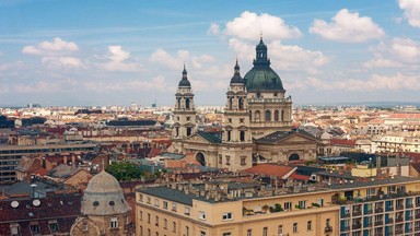 Budapeszt solidarny z Kurdami. Kurdyjska flaga w oknie gabinetu burmistrza