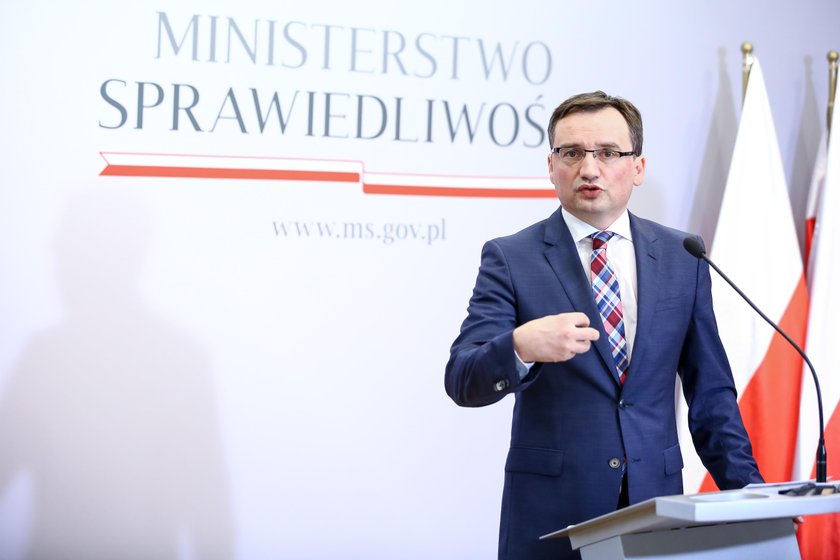 Kim są z wykształcenia ministrowie PiS?