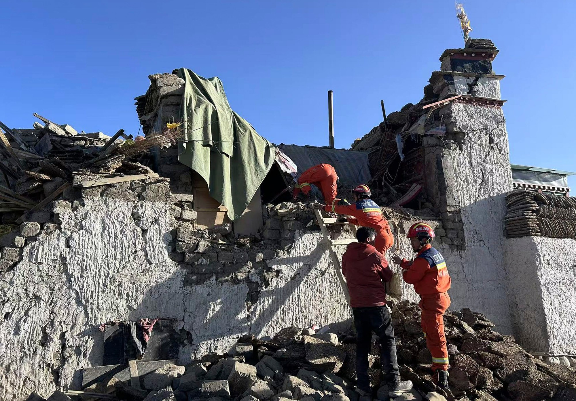 Tibet zasiahlo silné zemetrasenie, otrasy cítili aj v Nepále.