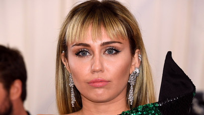 Csontsoványra fogyott Miley Cyrus, aggódnak a rajongói – fotó