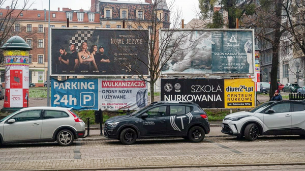 Od 21 lutego w Poznaniu obowiązują przepisy, dzięki którym reklamy zainstalowane bez wymaganych pozwoleń i wbrew zapisom uchwały będą musiały zostać usunięte. Jeśli ich właściciele tego nie zrobią, narażą się na wysokie kary.