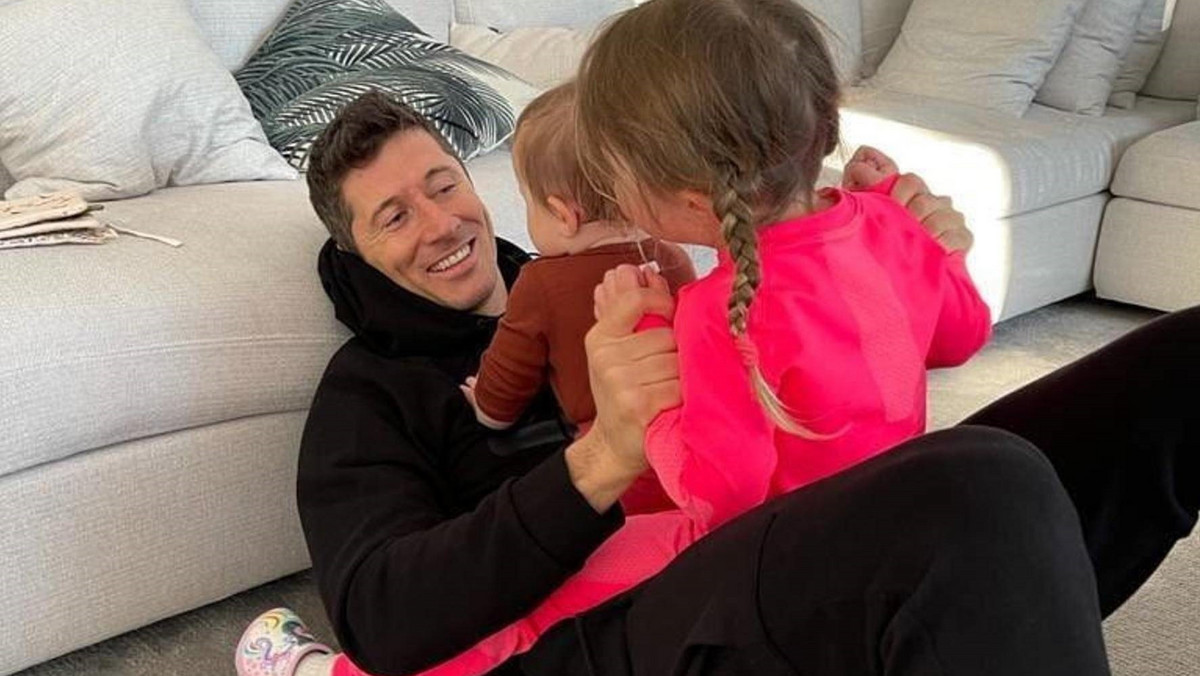 Robert Lewandowski opowiedział o córkach. Jakimi dziećmi są Klara i Laura?