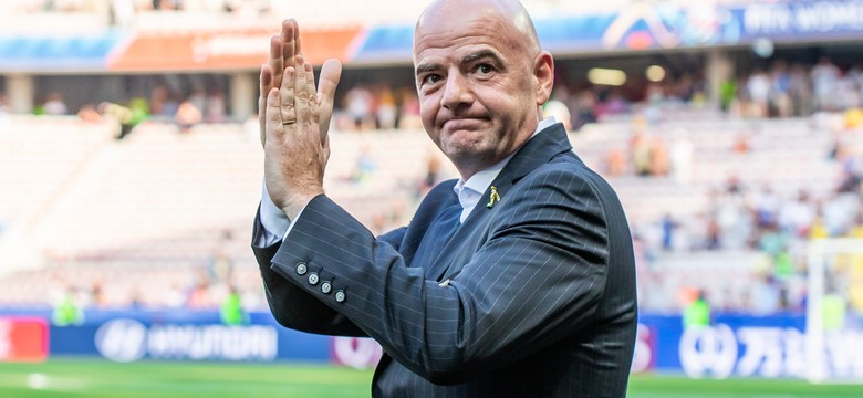 Rewolucja w przepisach gry w piłkę nożną. Czerwona kartka za zasłanianie ust