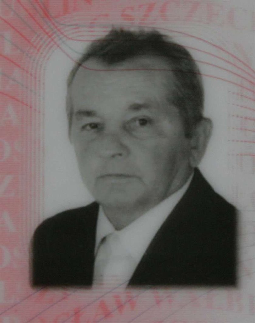 STANISLAW MAJEWSKI ZE SWOJA ZONA DANIELA  SZLI W NOCY POBOCZEM PRZY DRODZE KOLO DOMU  POTRACIL ICH SAMOCHOD KTORY MIERTELNIE ZRANIL MEZCZYZNE I UCIEKL  WYPADEK POTRACENIE POTRACONY ZABITY