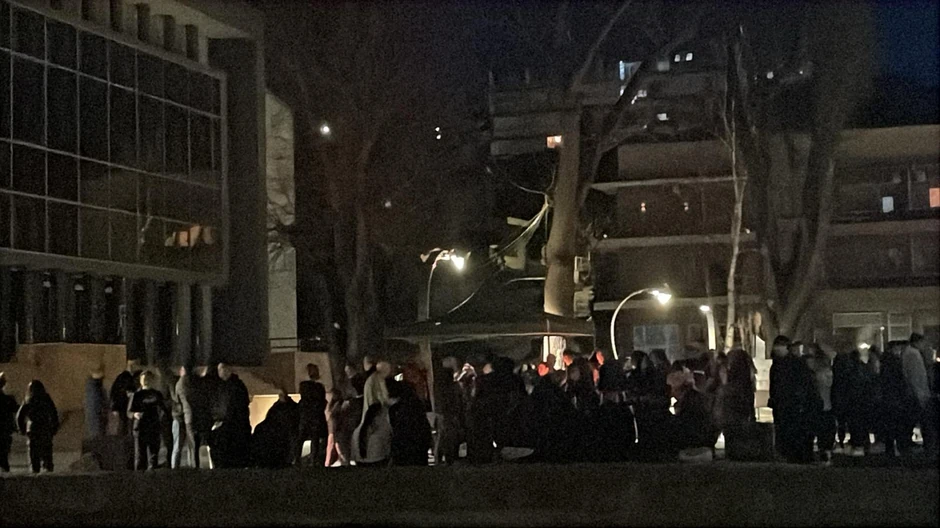 Potresne scene ispred bolnice u Kočanima