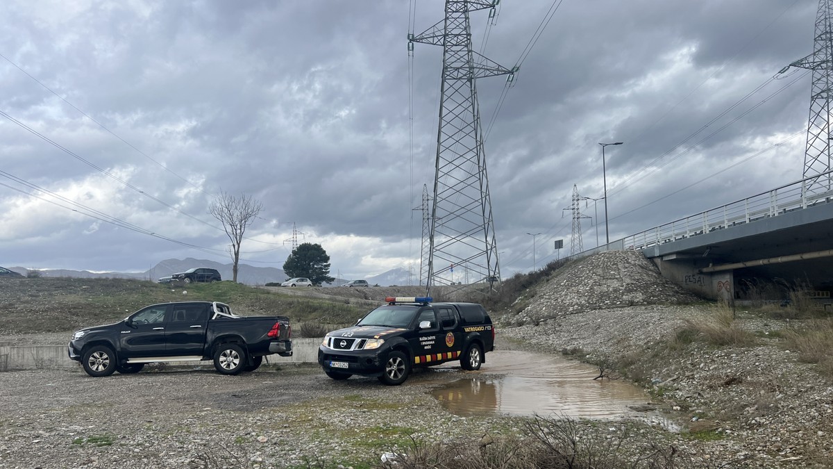 Potraga za vozilom koje je sletelo u Moraču