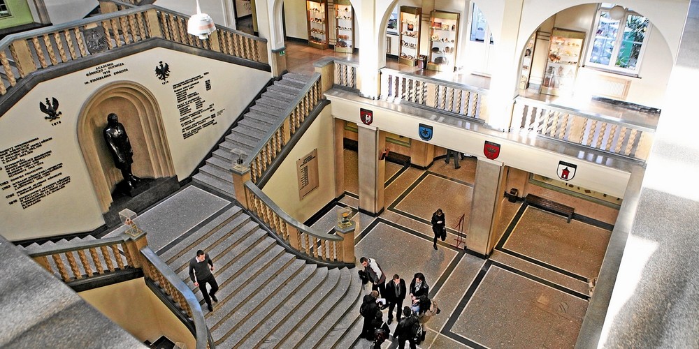 Miejsce 3. Akademia Górniczo-Hutnicza im. Stanisław Staszica w Krakowie