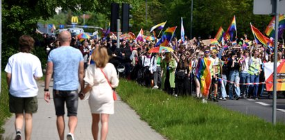 Horror w Olsztynie. Uczestniczka marszu postrzelona. Policja szuka sprawcy