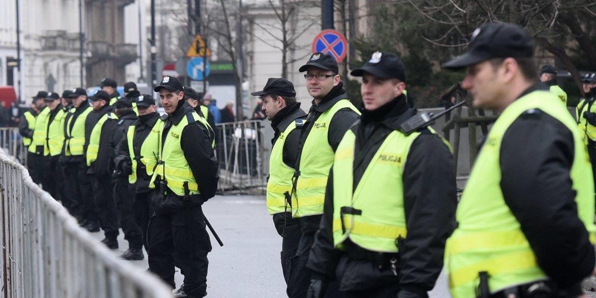 Ponad 2,5 mln zł na akcję policji! Zamiast porządku, pilnowali Sejmu