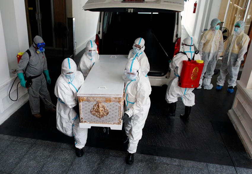 Sahrana umrlog od kovida u Bangkoku