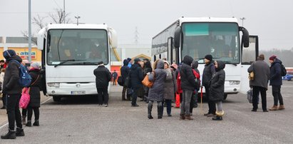 Na zdjęciach siła, a naprawdę obawa przed klapą? Jesteśmy w autokarze, który zmierza na protest