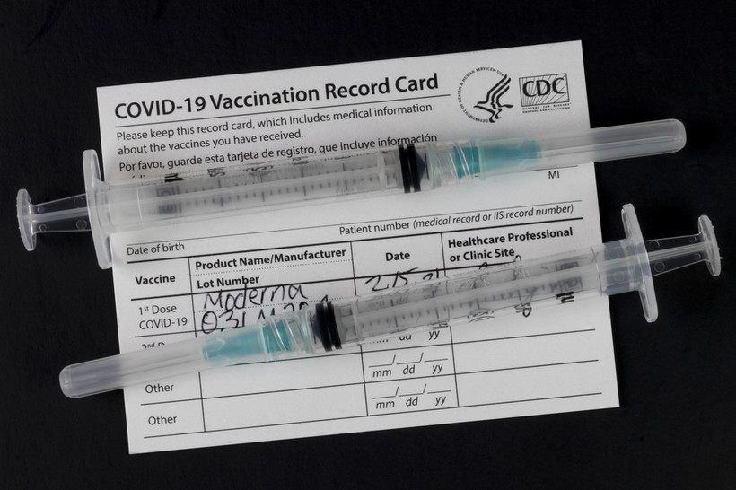 KE chce też, aby w pełni zaszczepione osoby posiadające certyfikaty szczepień były zwolnione z testów związanych z podróżą lub kwarantanny 14 dni po otrzymaniu ostatniej dawki.