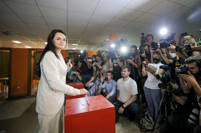 Wybory prezydenckie na Białorusi. Cichanouska twierdzi, że to ona zwyciężyła