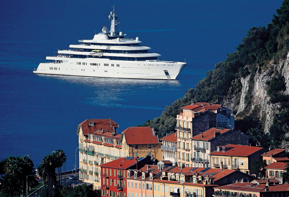 The yacht of Russian billionaire Roman Abramovitch, the Eclipse, arrives on September 4, 2013 near the Nice’s harbor, French riviera