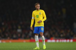 Neymar zorganizuje noworoczną imprezę. "Tylko" dla 150 osób
