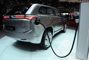 Kierowcy nie chcą więcej płacić za elektryczne samochody