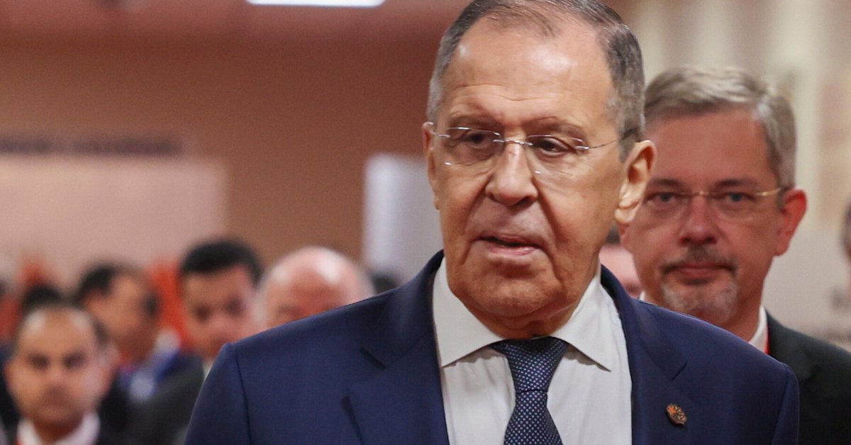 Sergey Lavrov hablando en Nord Stream.  «nos sacudimos»