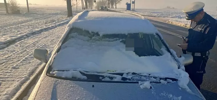 "Czołgiści" na drogach. Policja przestrzega przed niebezpieczną praktyką