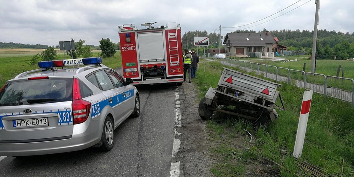 Przyczepka rozbiła busa, którym jechało ośmioro dzieci