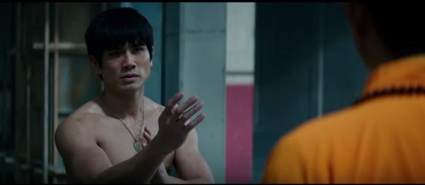 Scena iz filma "Rađanje zmaja"