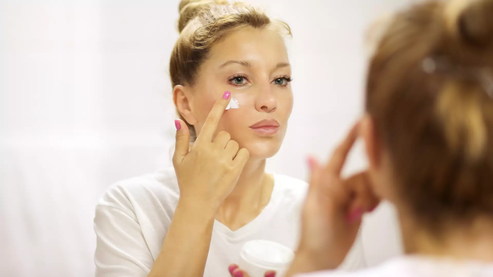 Pielęgnacja przesuszonej skóry. Jakich kosmetyków używać? Mamy dla was kilka trików