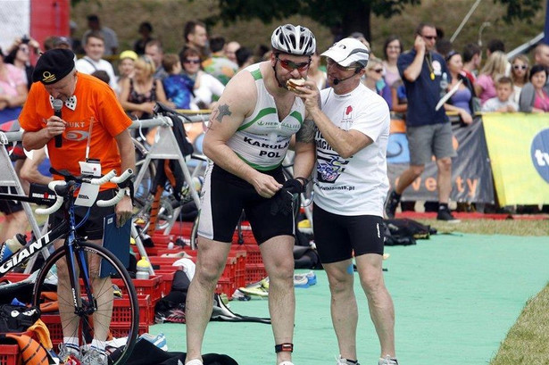 Tomasz Karolak podjadał podczas... triathlonu!