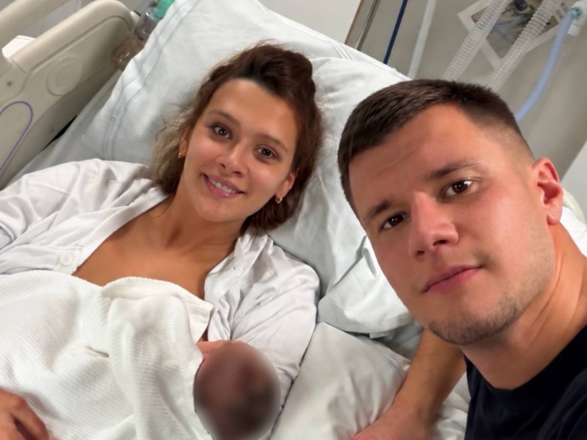 PORODILA SE PEVAČICA LENA ČOLAK Sinu dala ime koje znači "Bog je moj sudija" (FOTO)
