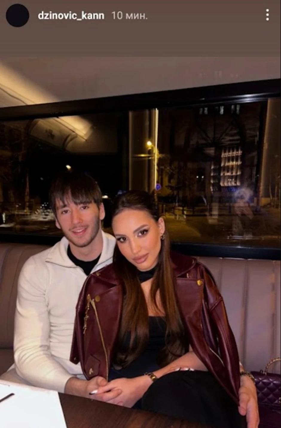 Kan Džinović sa devojkom