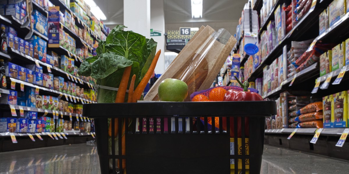 Prognozy ekonomistów wskazują, że inflacja CPI liczona rok do roku spadła w maju do 13,5 proc. z 14,7 proc. w kwietniu. Gdyby dane się potwierdziły, byłby to najniższy poziom od kwietnia 2022 r. (12,4 proc.). 