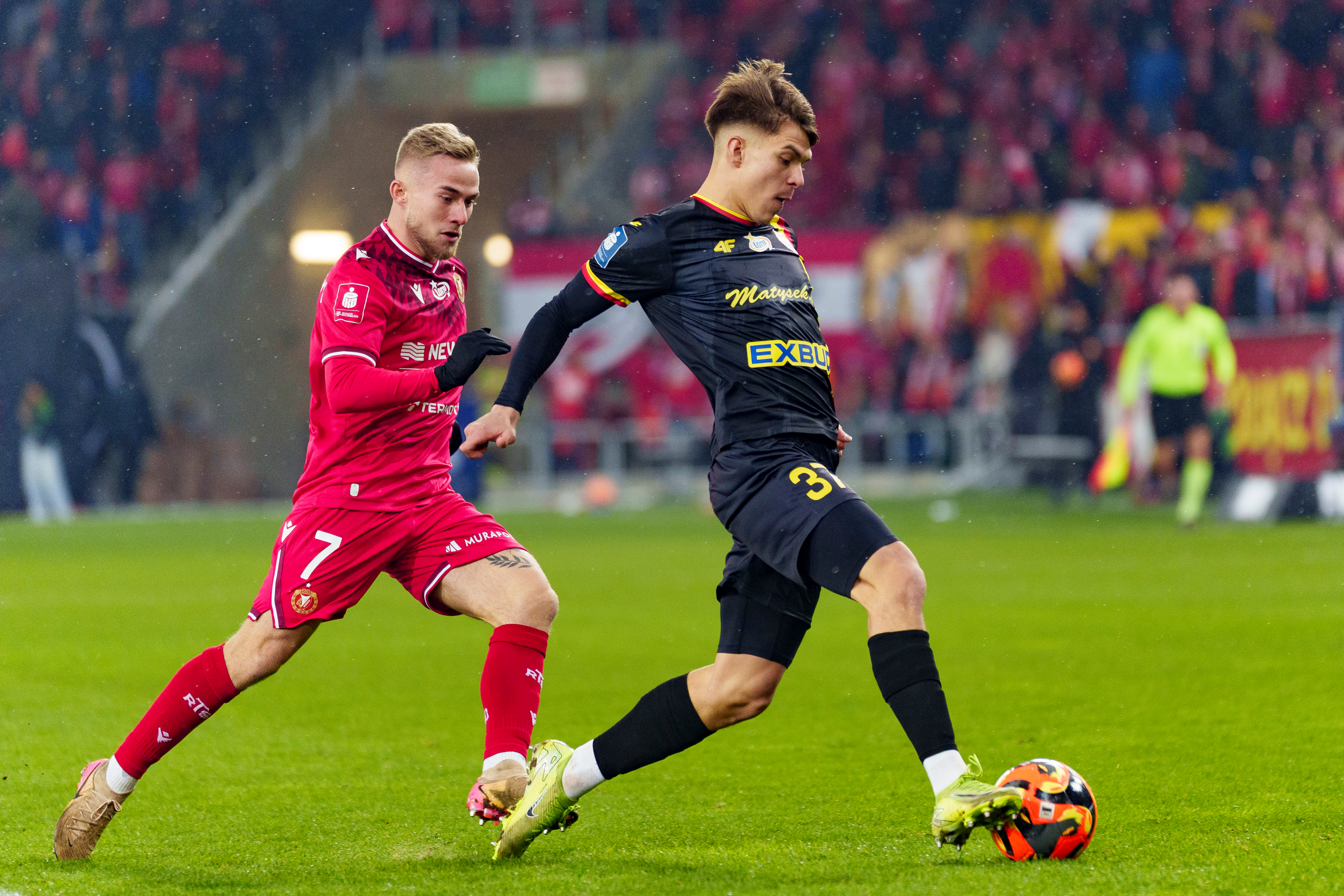 Legia tylko z 19% szans na Europę, Jagiellonia niemal pewna