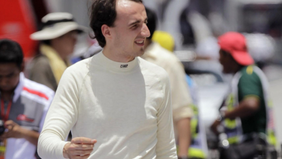 Robert Kubica ma za sobą kolejny świetny występ. Podczas Grand Prix Malezji polski kierowca Renault dotarł na 4. miejscu zdobywając 12 punktów. Według krakowianina jego bolid nie był w stanie pojechać szybciej, ponieważ silnik w jego samochodzie zbytnio się przegrzewał.