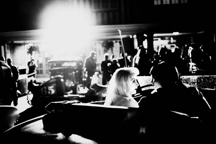 III miejsce w kategorii ŻYCIE CODZIENNE (zdjęcie pojedyncze): Marcin Płonka. Vintage w Wielkiej Brytanii staje się coraz bardziej popularny jako sposób alternatywnego podejścia do życia. Zdjęcie rockabillies na imprezie Hot Rod Hayride w Surrey pochodzi z fotoreportażu prezentującego różne aspekty życia takich ludzi. Lipiec 2011–marzec 2012