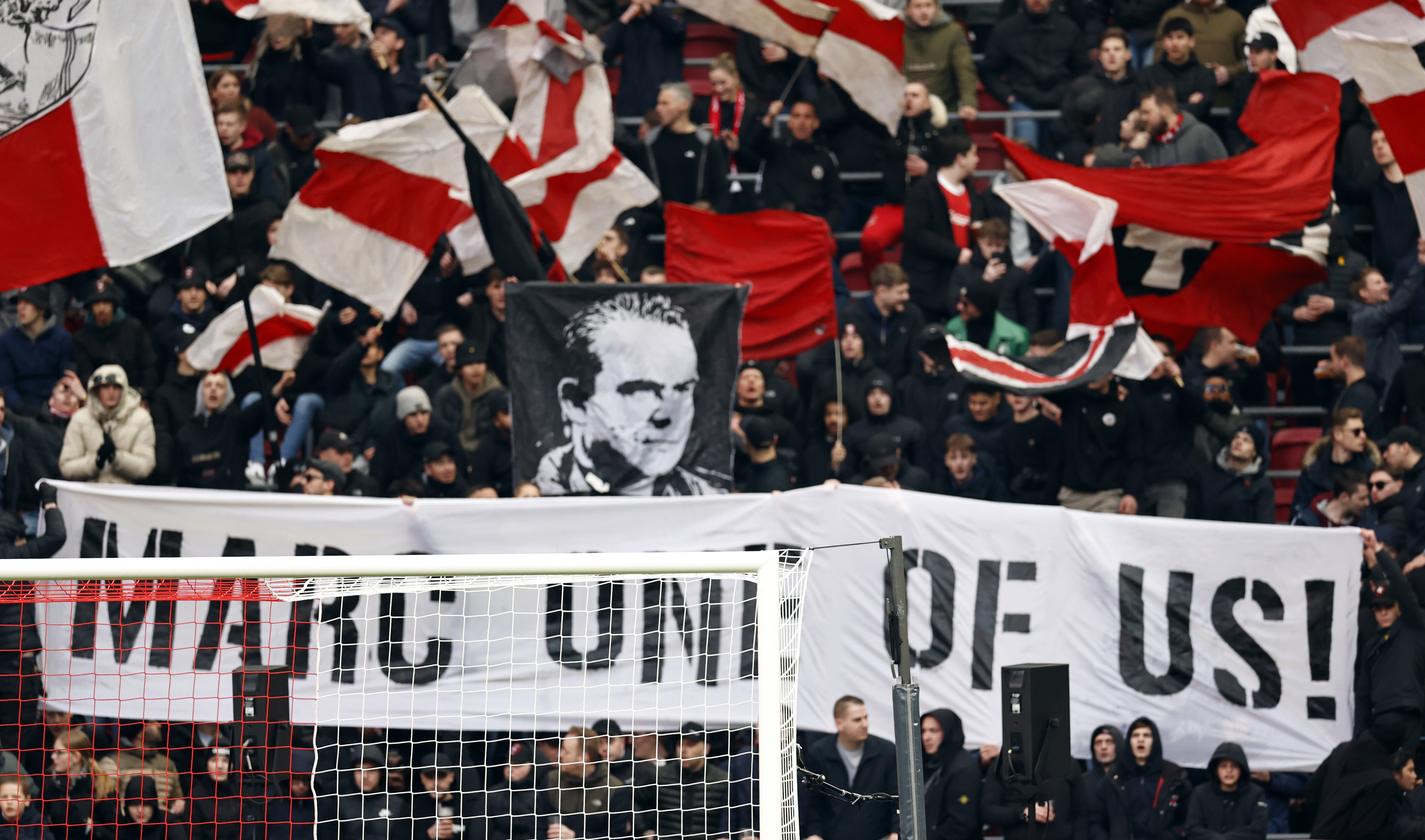 Het Ajax-boek weerlegt Overmars: Het slachtoffer voelde zich 'gegijzeld'