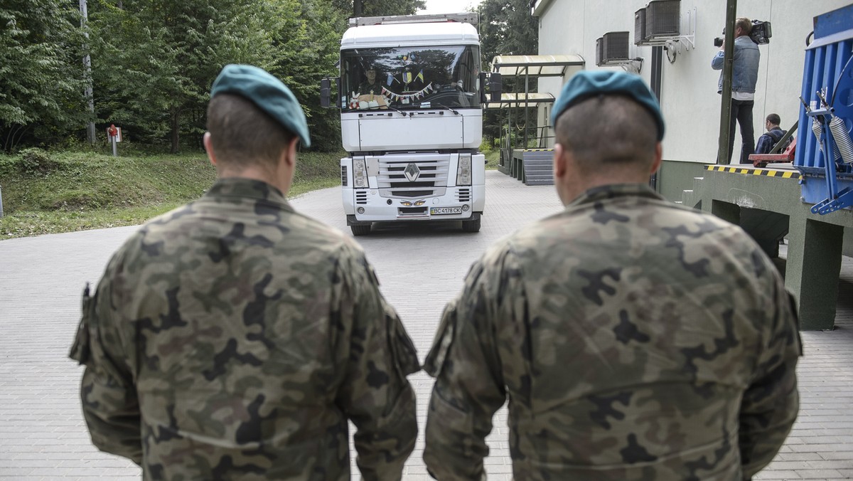 JAWIDZ WOJSKO POMOC DLA UKRAINY (załadunek pomocy dla Ukrainy)